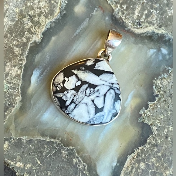 Genuine Rare Chrysanthemum Gemstone, 925 Sterling Silver Pendant - Picture 4 of 15